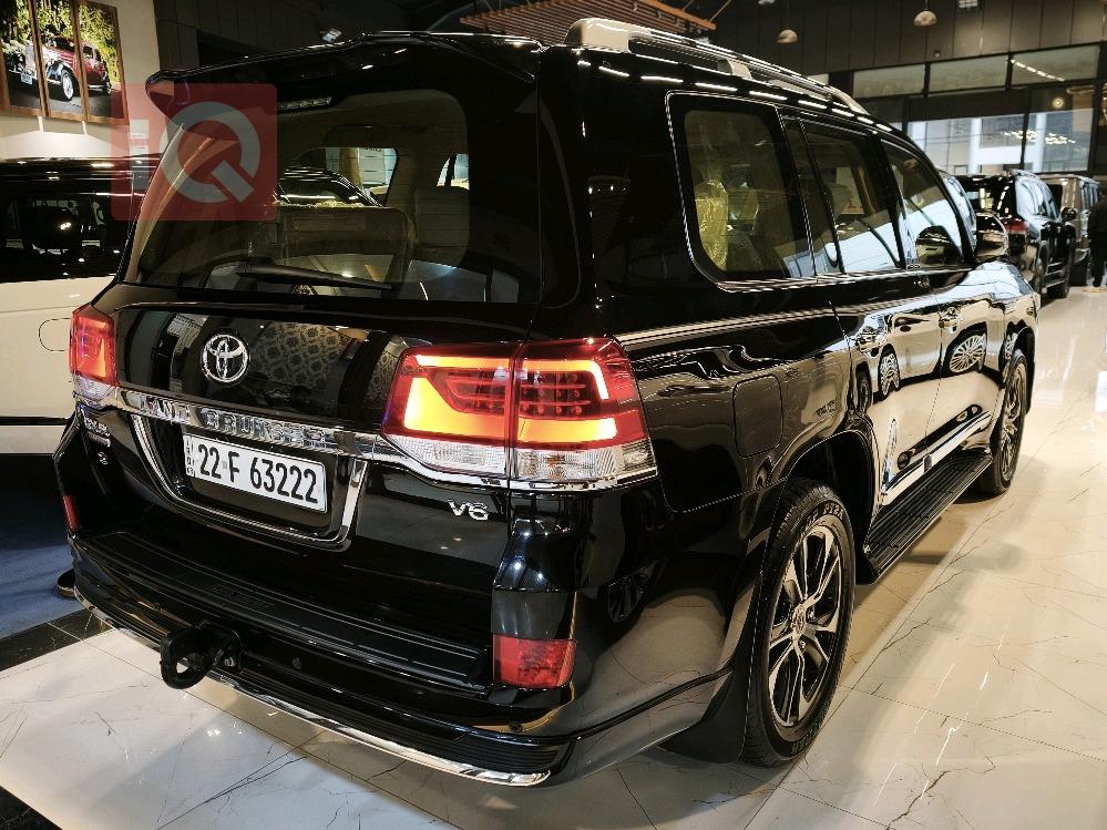 تويوتا لاندكروزر